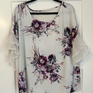 Maurices 2X White Floral Stretchy Top